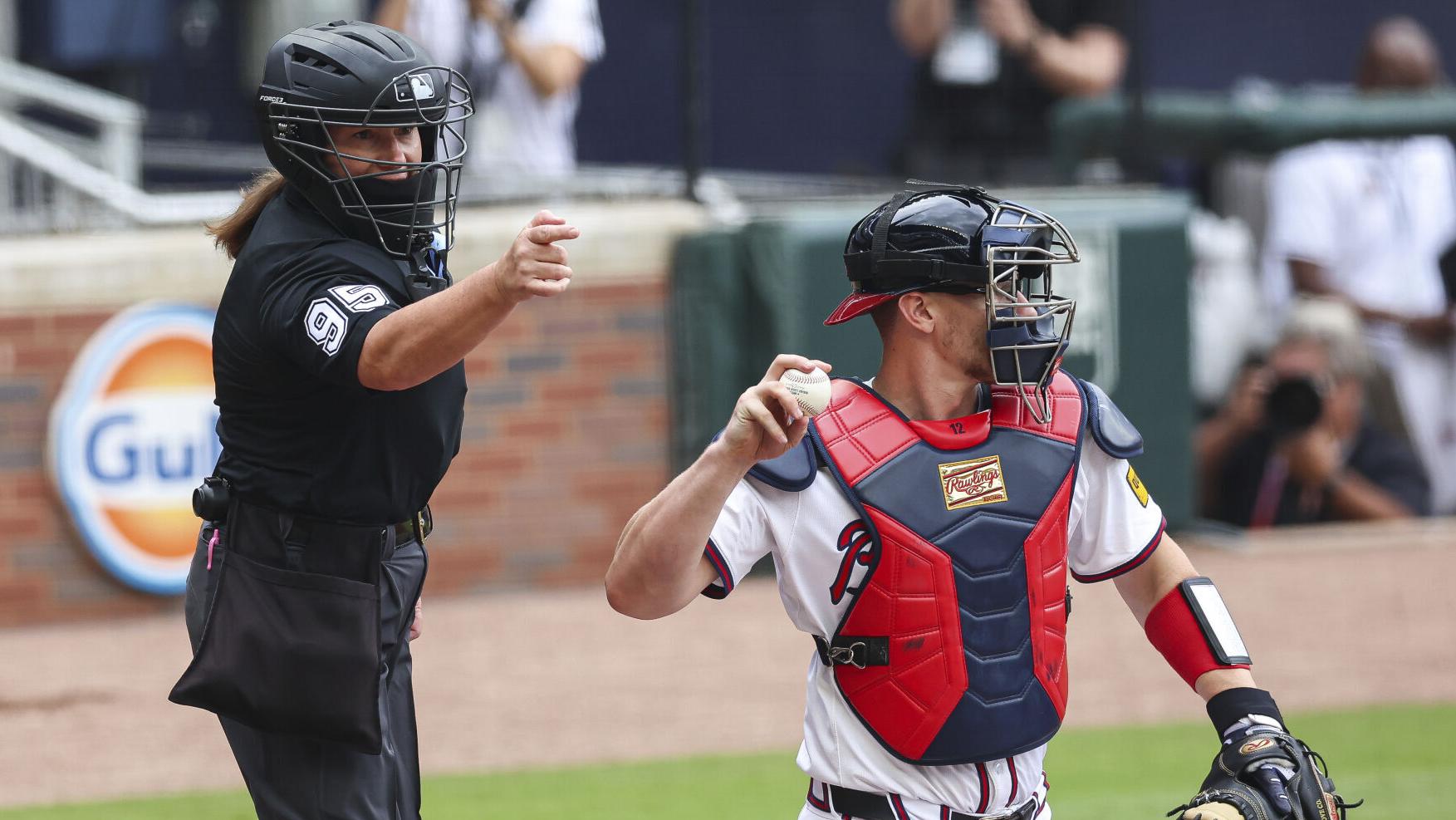 Jen Pawol breaks umpire gender barrier, earns good reviews for her work behind the plate